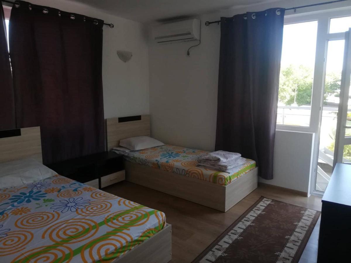 Къща За Гости "Пердика" Hotel Obzor Ngoại thất bức ảnh