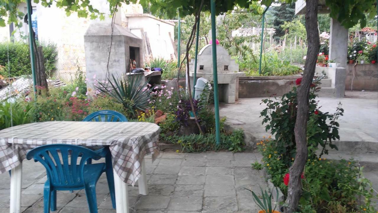 Къща За Гости "Пердика" Hotel Obzor Ngoại thất bức ảnh