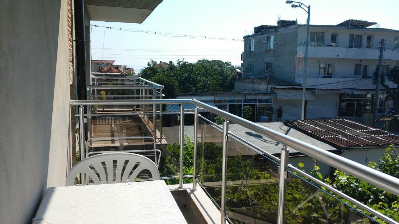 Къща За Гости "Пердика" Hotel Obzor Ngoại thất bức ảnh