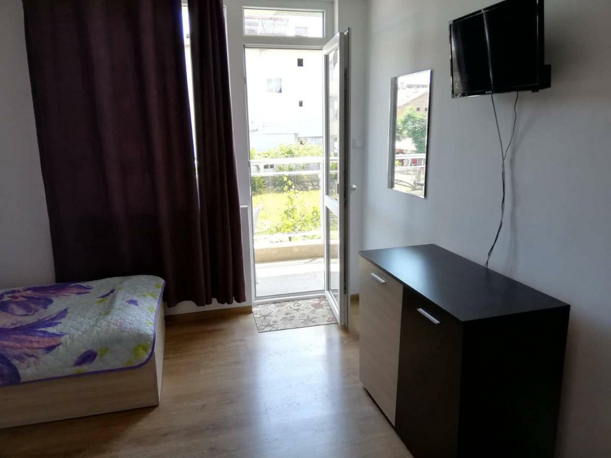 Къща За Гости "Пердика" Hotel Obzor Ngoại thất bức ảnh