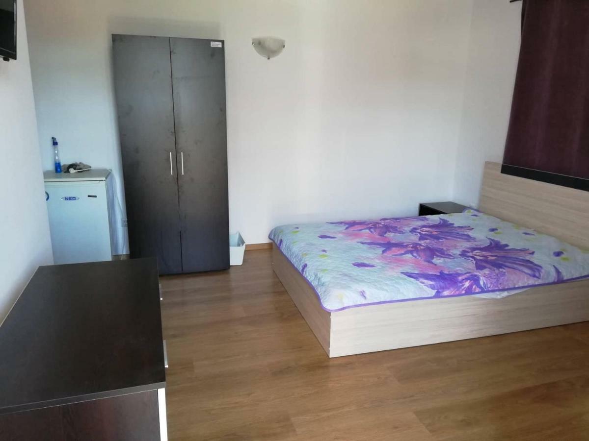 Къща За Гости "Пердика" Hotel Obzor Ngoại thất bức ảnh