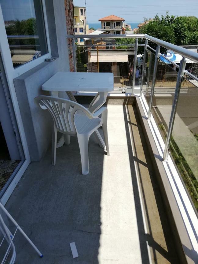 Къща За Гости "Пердика" Hotel Obzor Ngoại thất bức ảnh